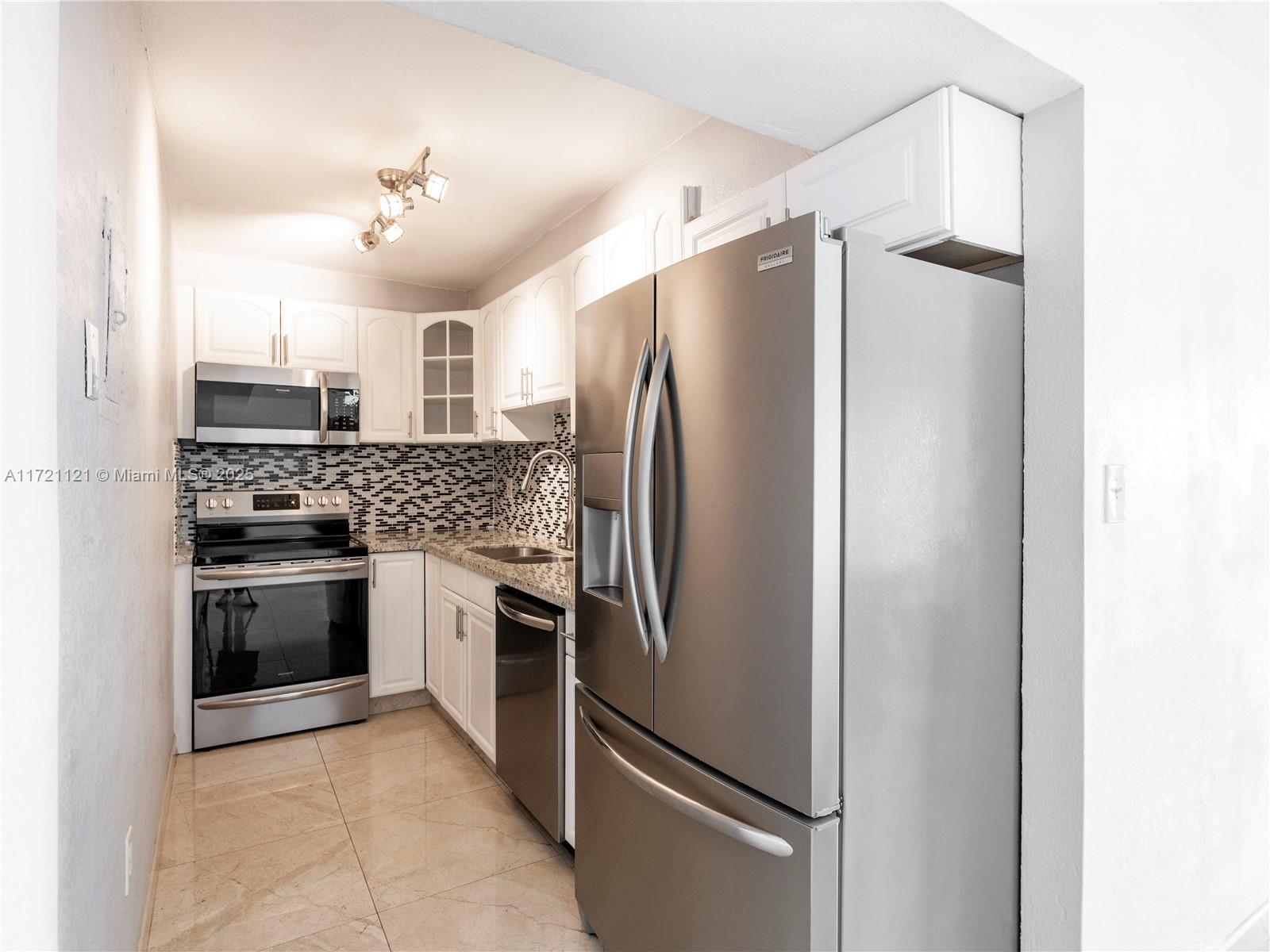 4707 NW 7th St # 8 Unit: 405-8