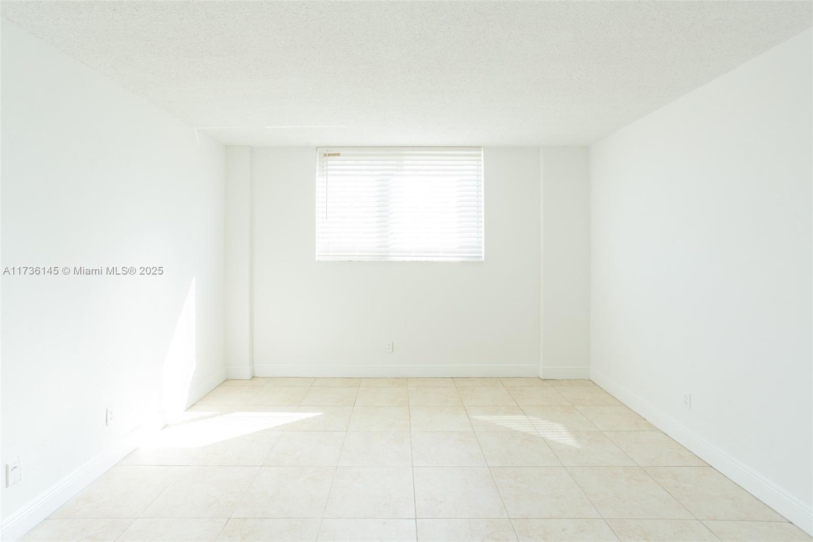 19380 Collins Ave # 406