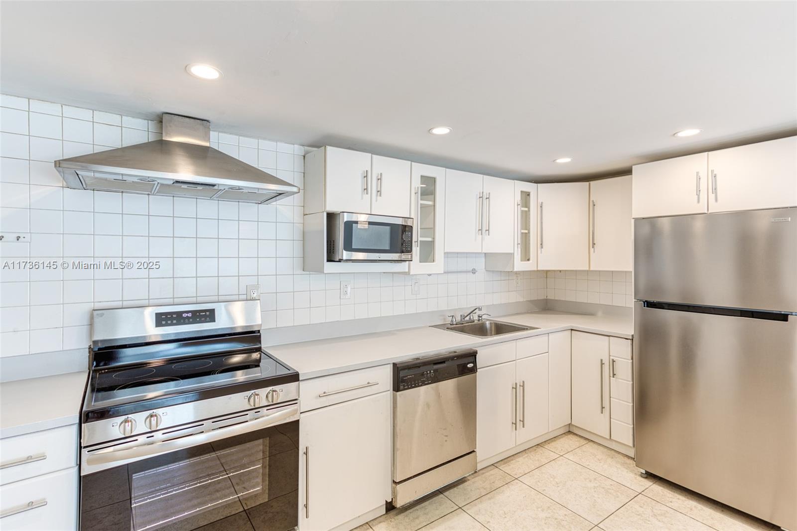 19380 Collins Ave # 406