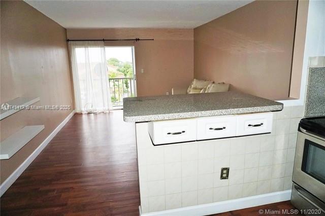 8950 NE 8th Ave # 405