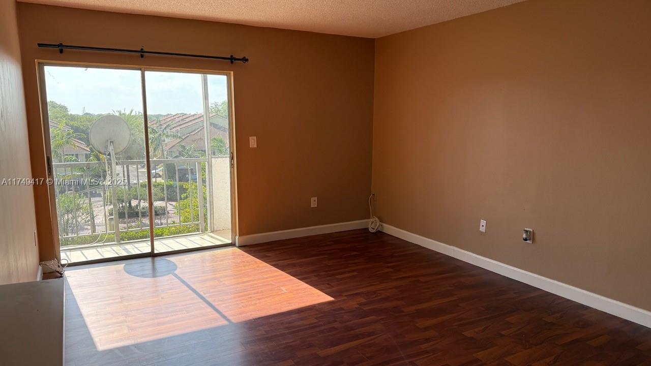 8950 NE 8th Ave # 405