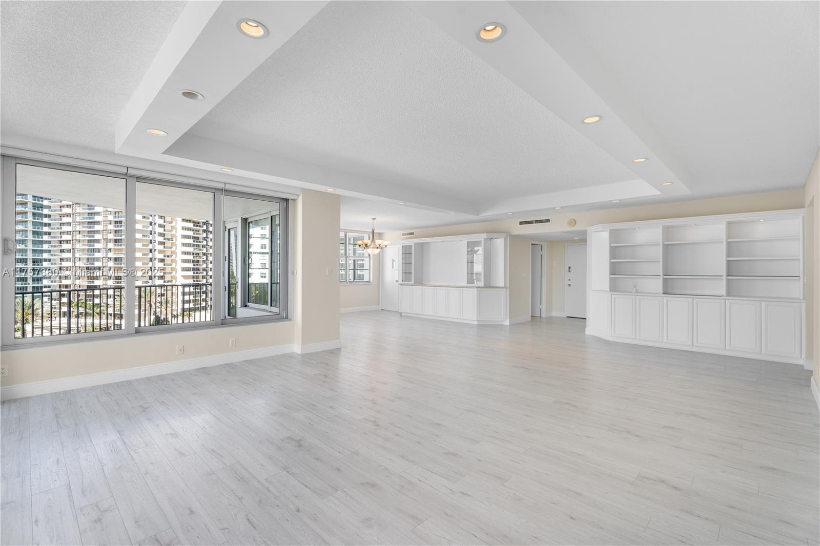 5660 Collins Ave # 7D