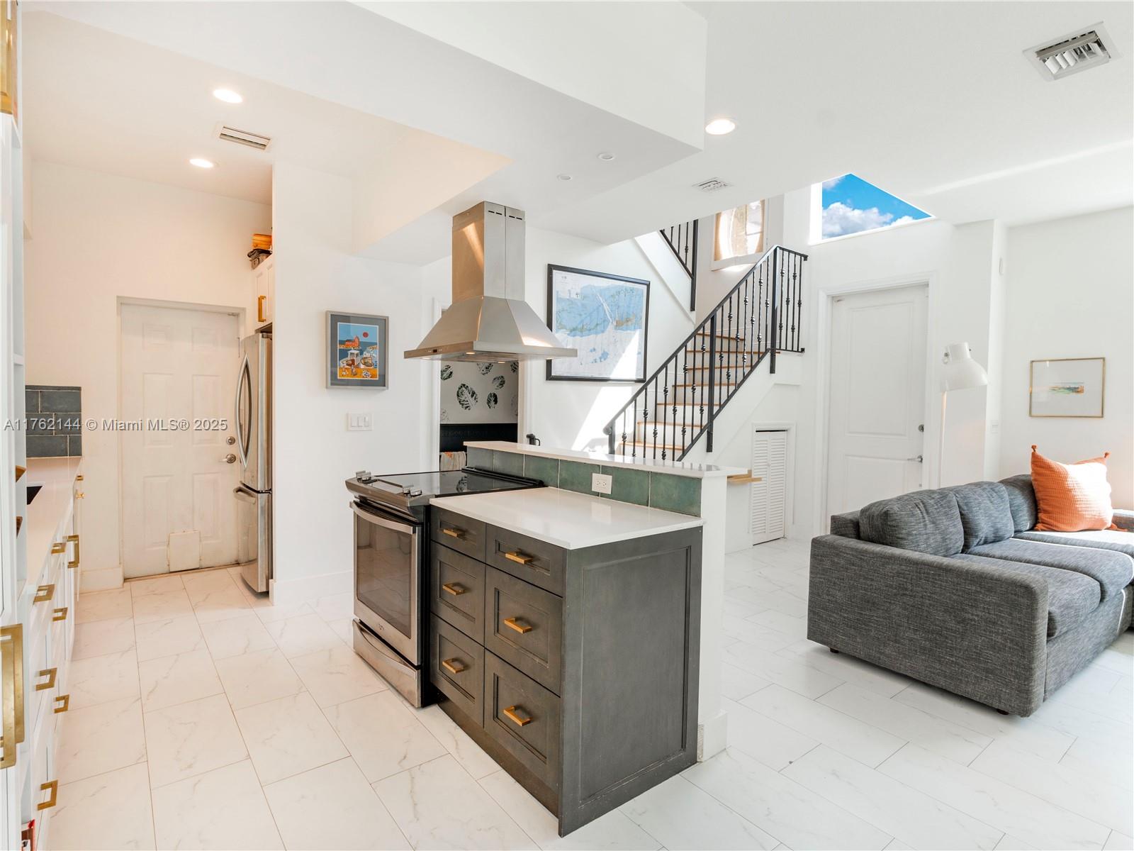 3055 Hibiscus St # 3055