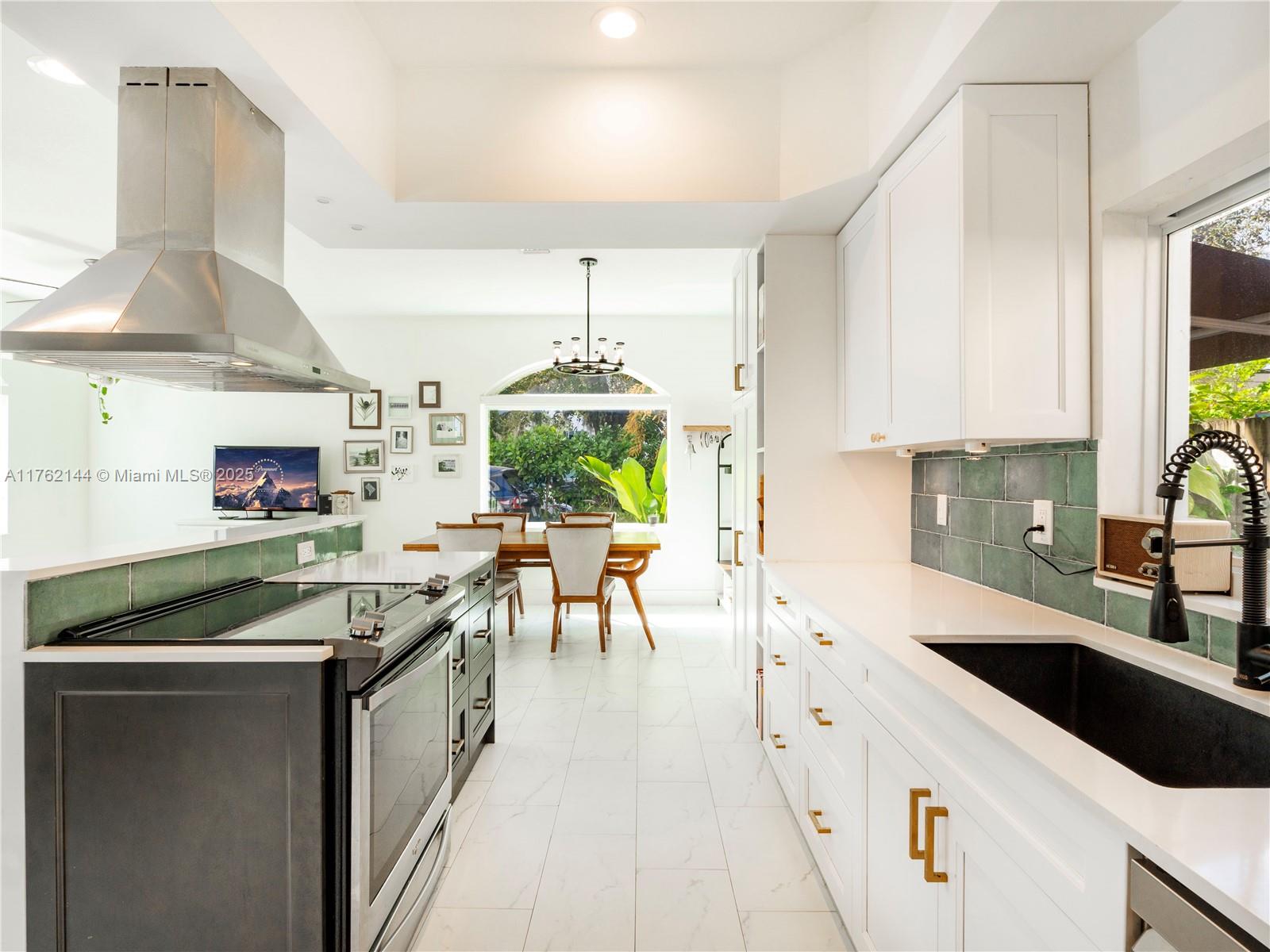 3055 Hibiscus St # 3055