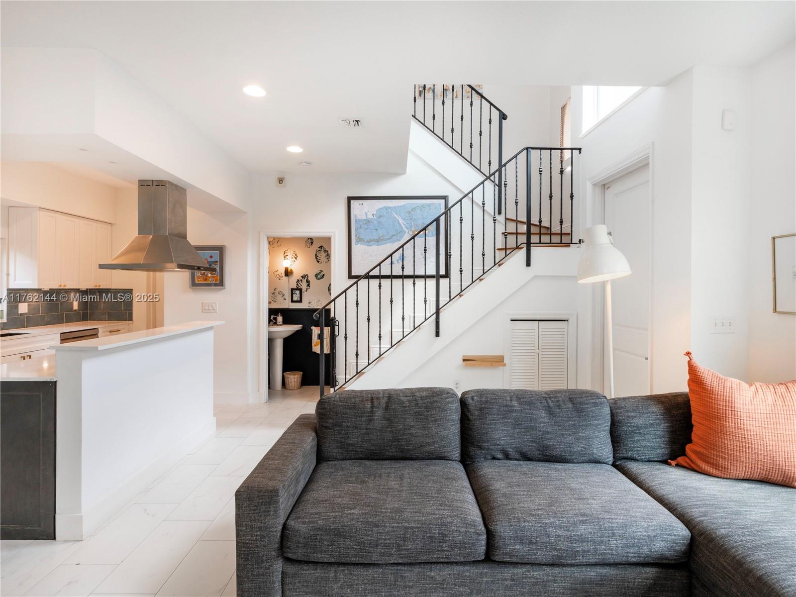 3055 Hibiscus St # 3055