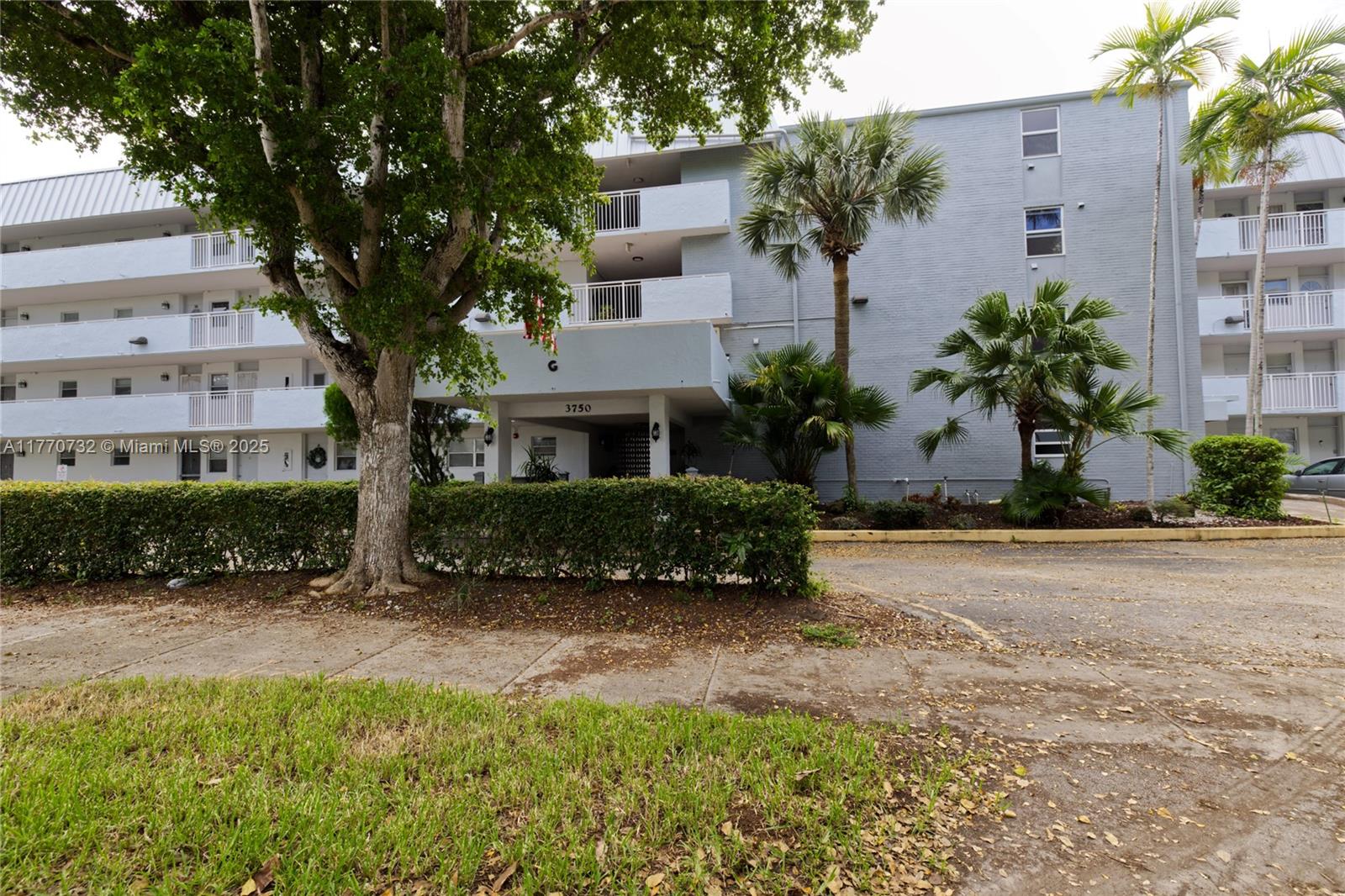 3750 NE 169th St # 205