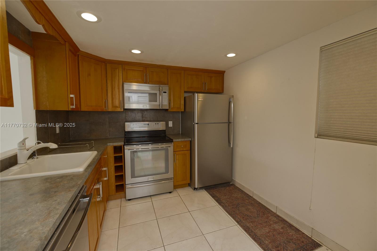 3750 NE 169th St # 205