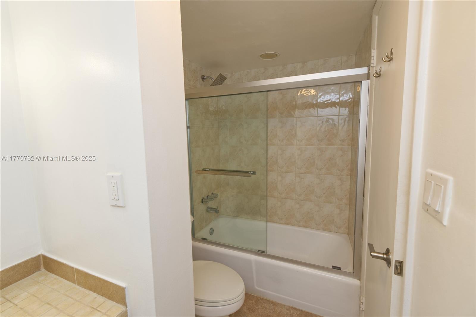 3750 NE 169th St # 205