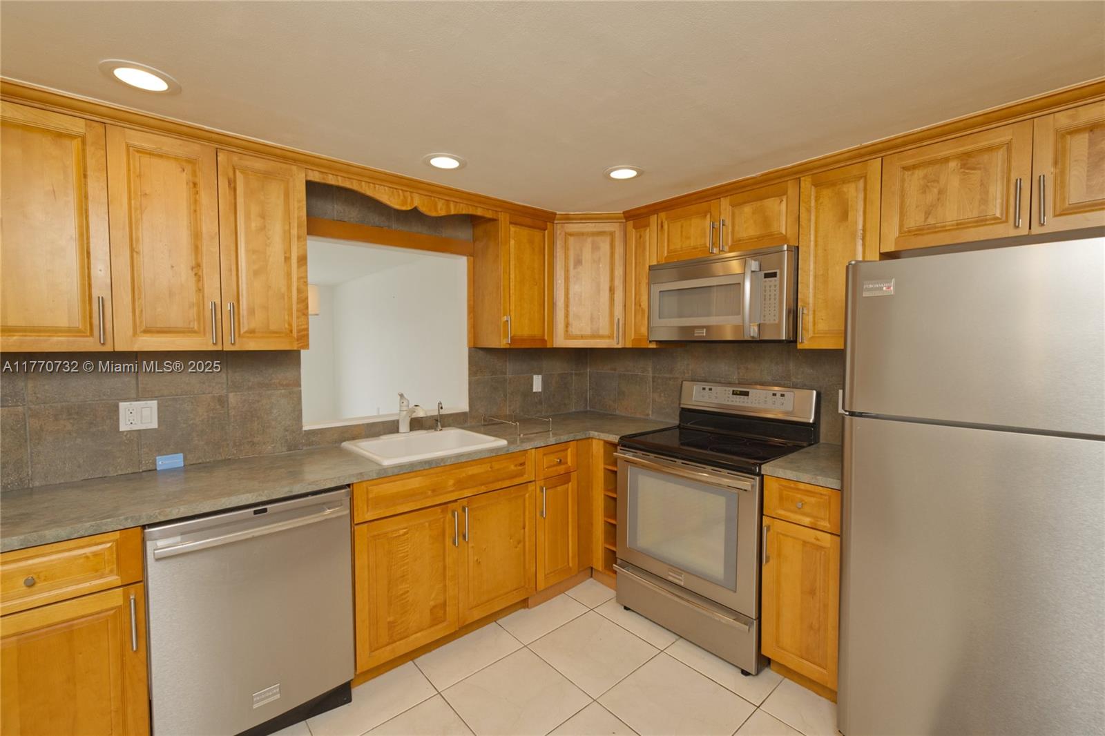 3750 NE 169th St # 205