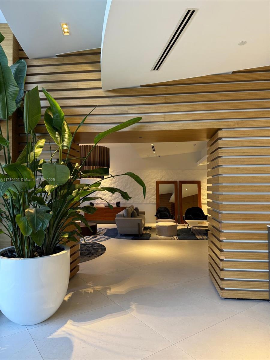 3301 NE 1st Ave # 11 Unit: PH-11