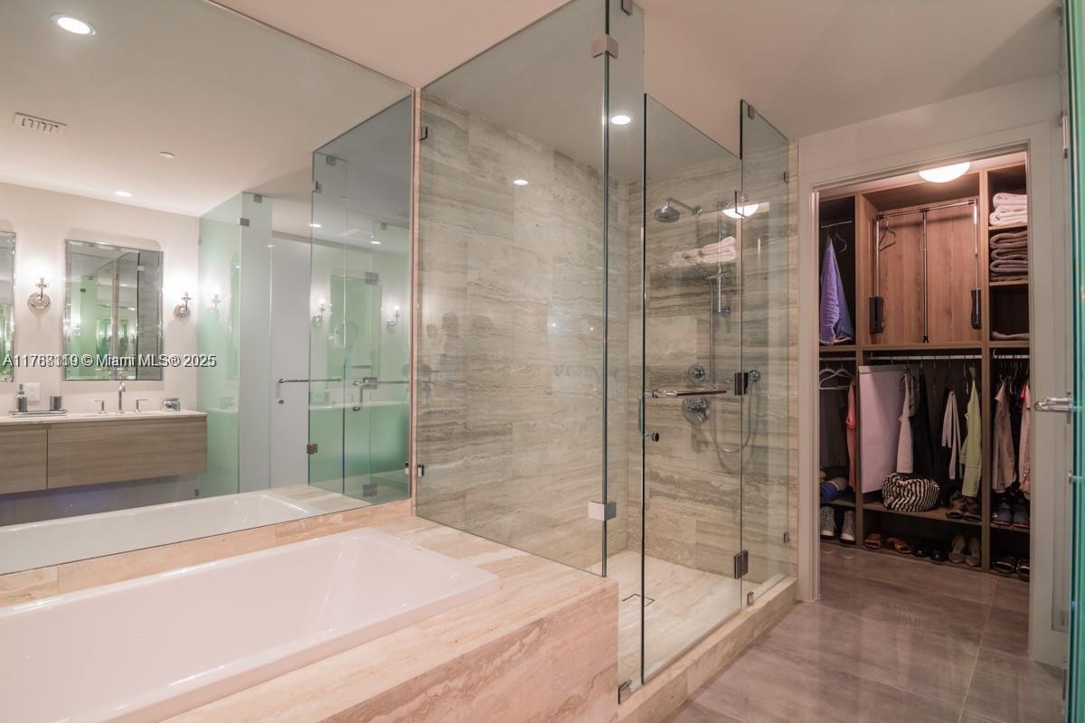 2900 NE 7th Ave # 3007