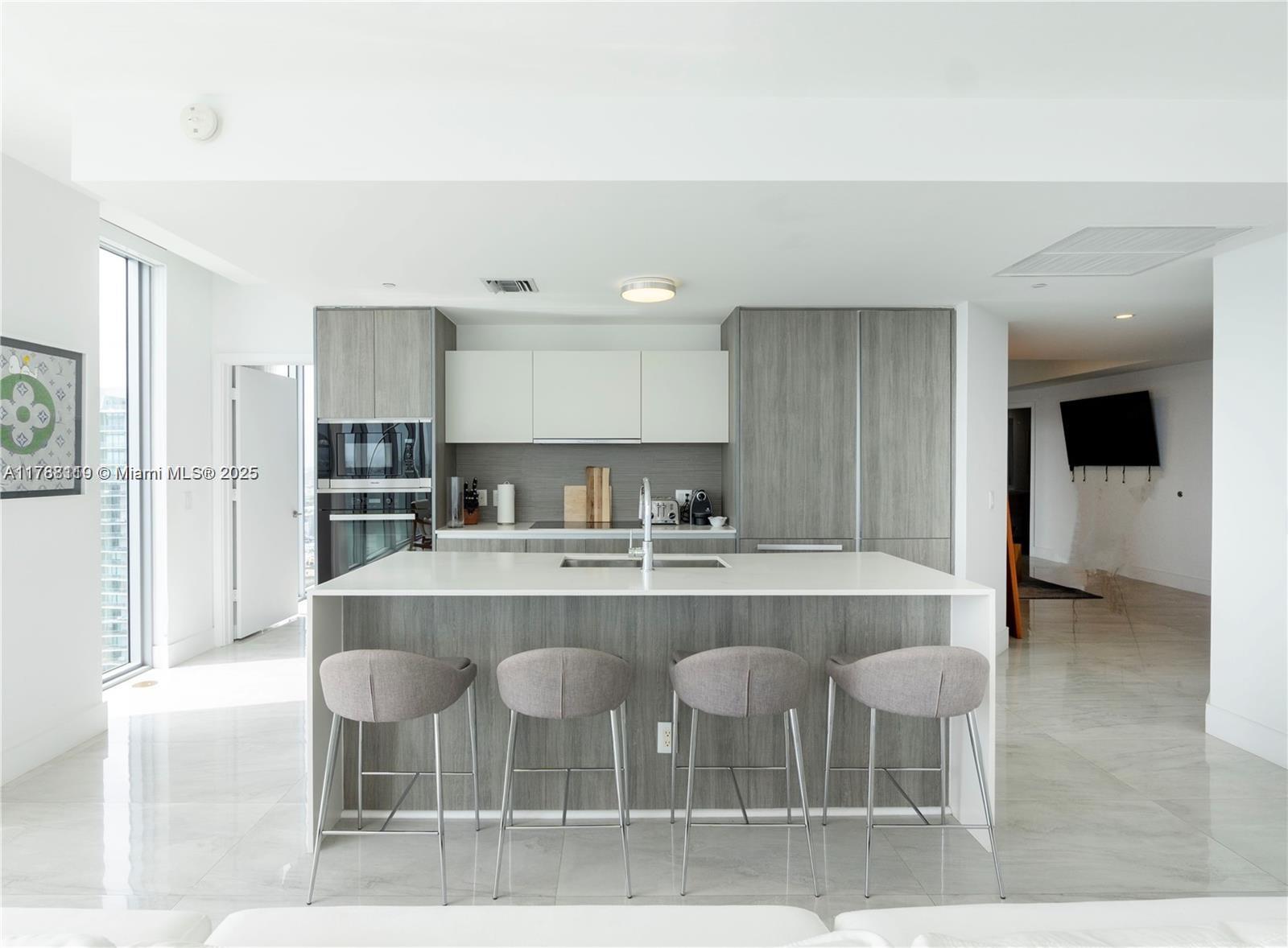 2900 NE 7th Ave # 3007