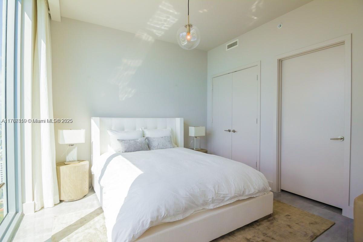 2900 NE 7th Ave # 3007