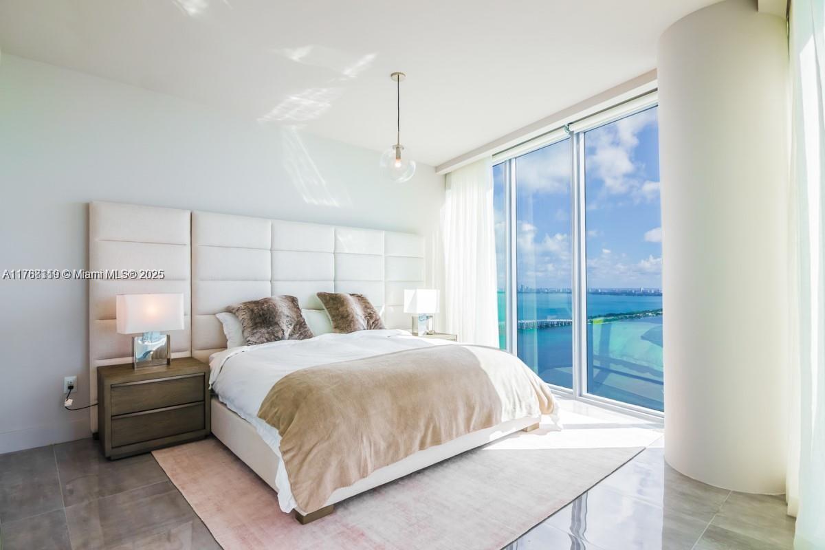 2900 NE 7th Ave # 3007