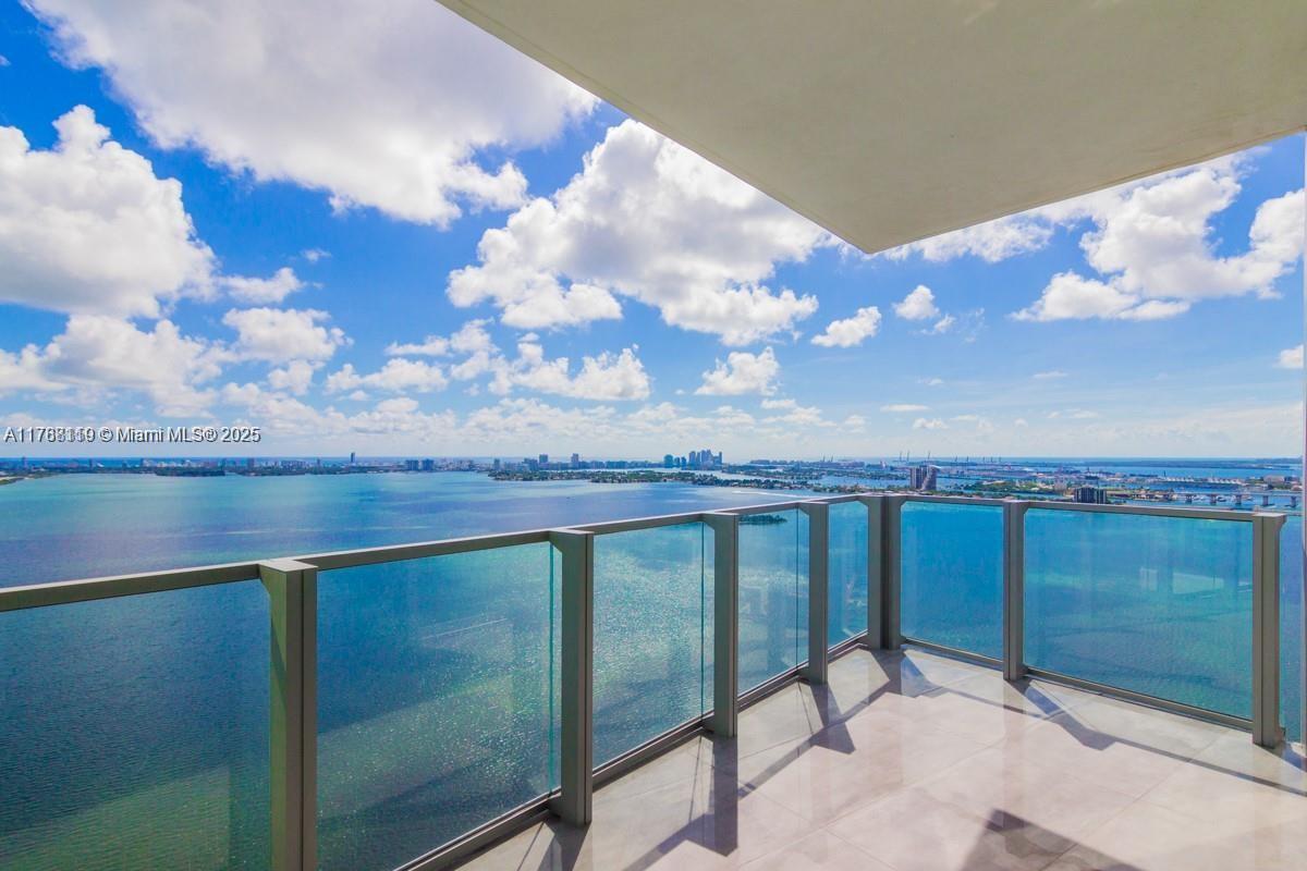 2900 NE 7th Ave # 3007