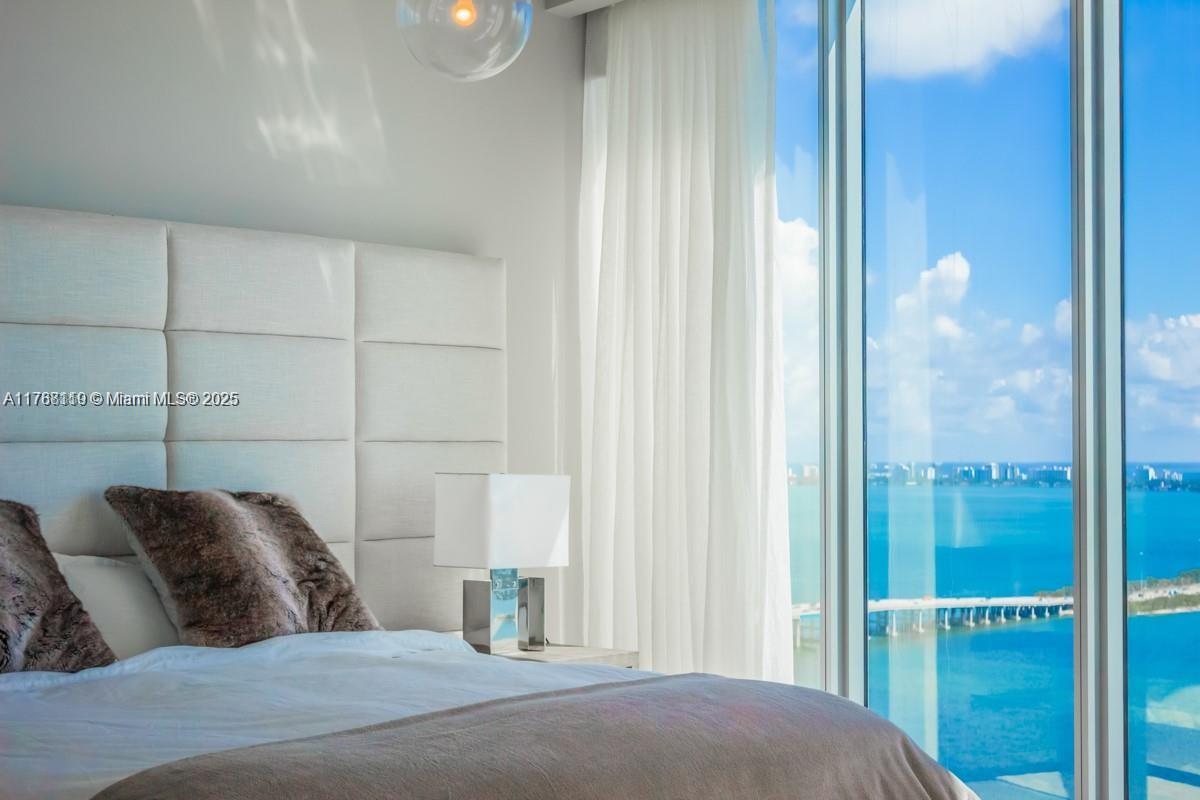 2900 NE 7th Ave # 3007