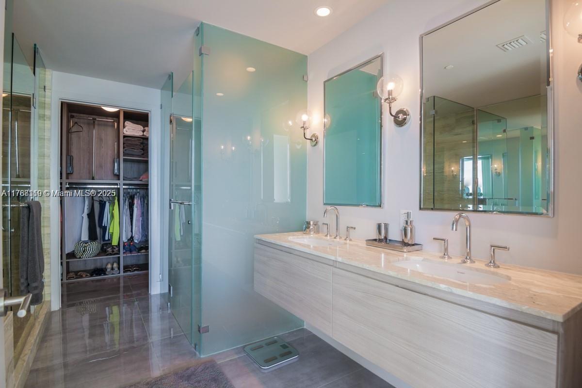 2900 NE 7th Ave # 3007