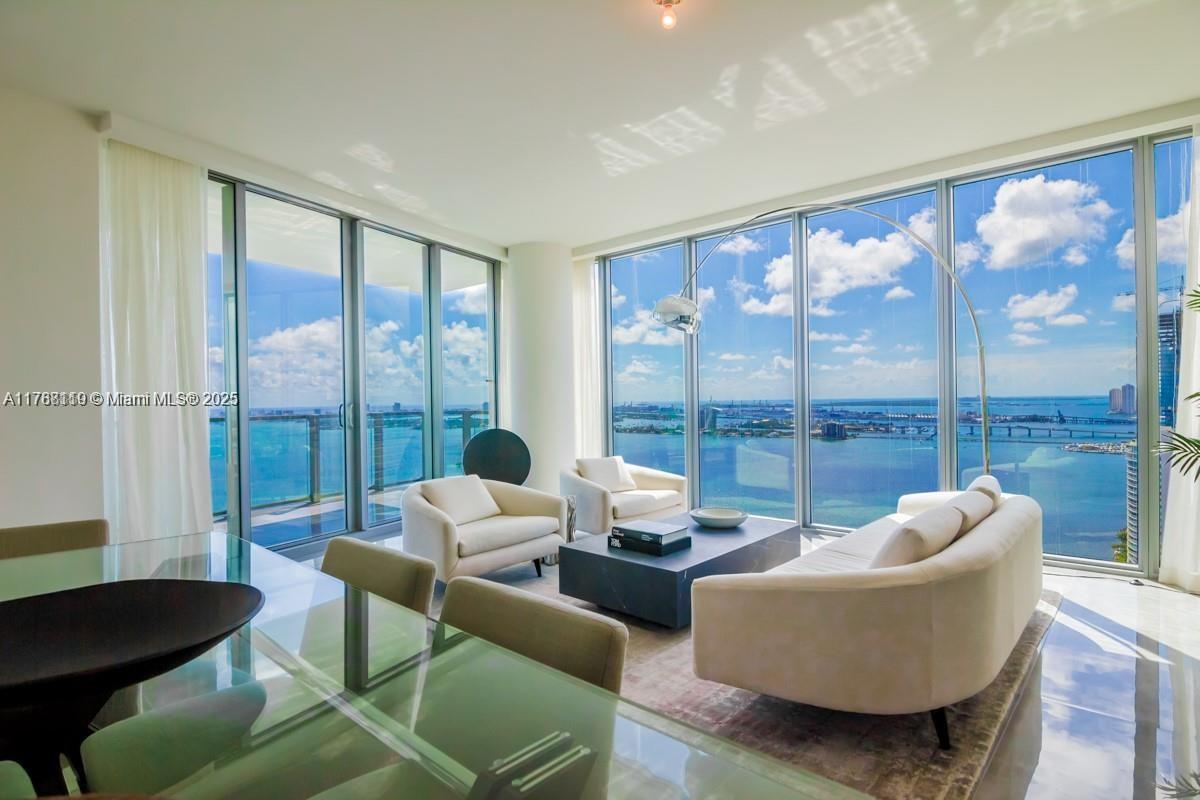 2900 NE 7th Ave # 3007