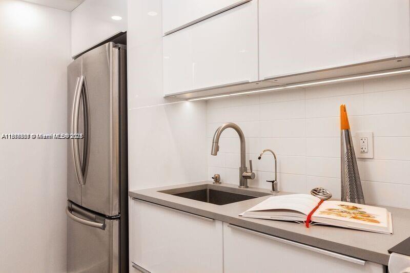 880 NE 69th St # 12Q