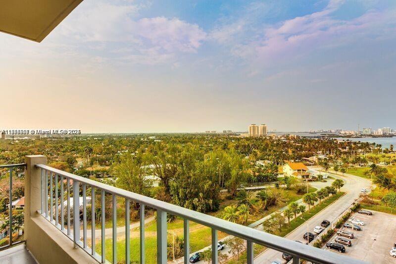 880 NE 69th St # 12Q