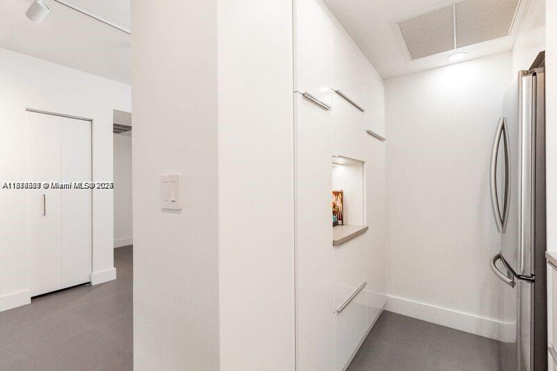 880 NE 69th St # 12Q