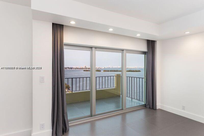 880 NE 69th St # 12Q