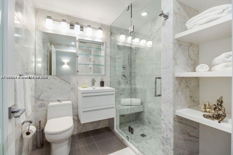 880 NE 69th St # 12Q