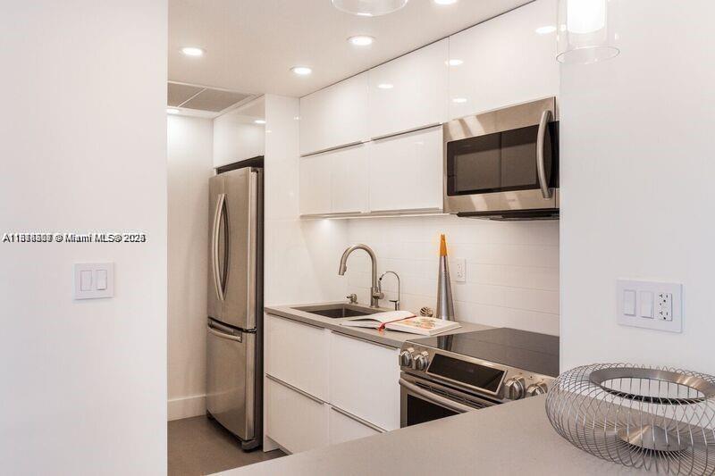 880 NE 69th St # 12Q