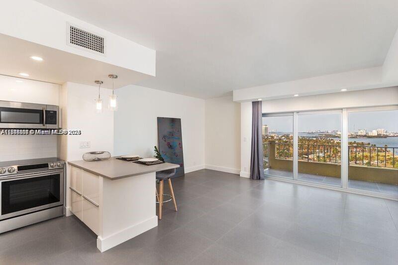 880 NE 69th St # 12Q