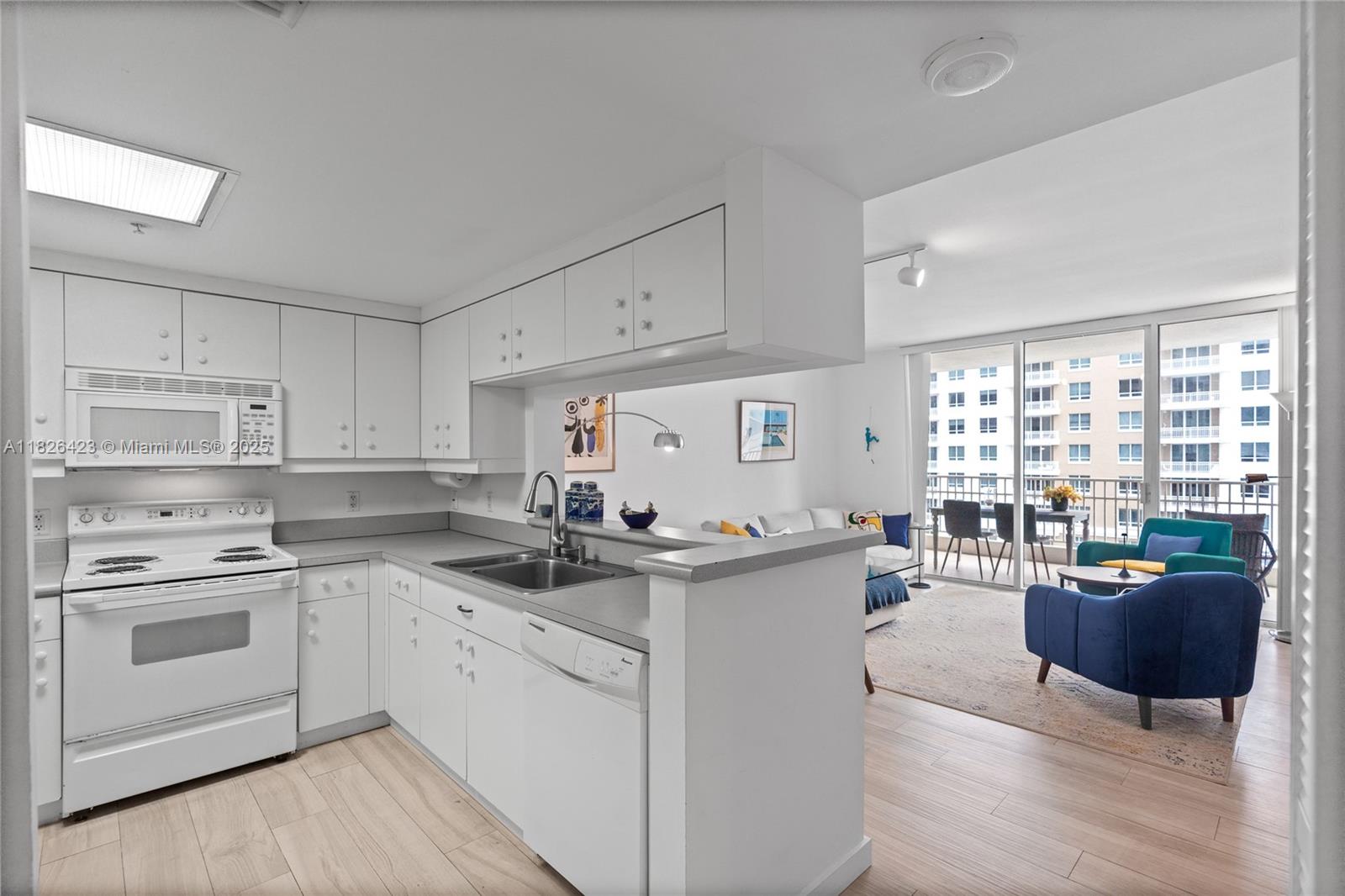 701 Brickell Key Blvd # 1408