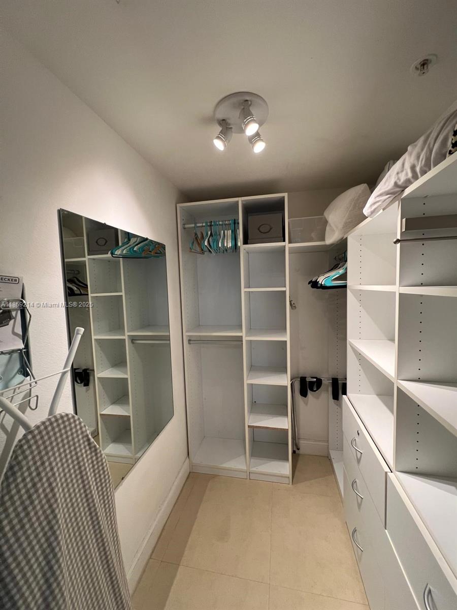 185 SE 14th Ter # 809