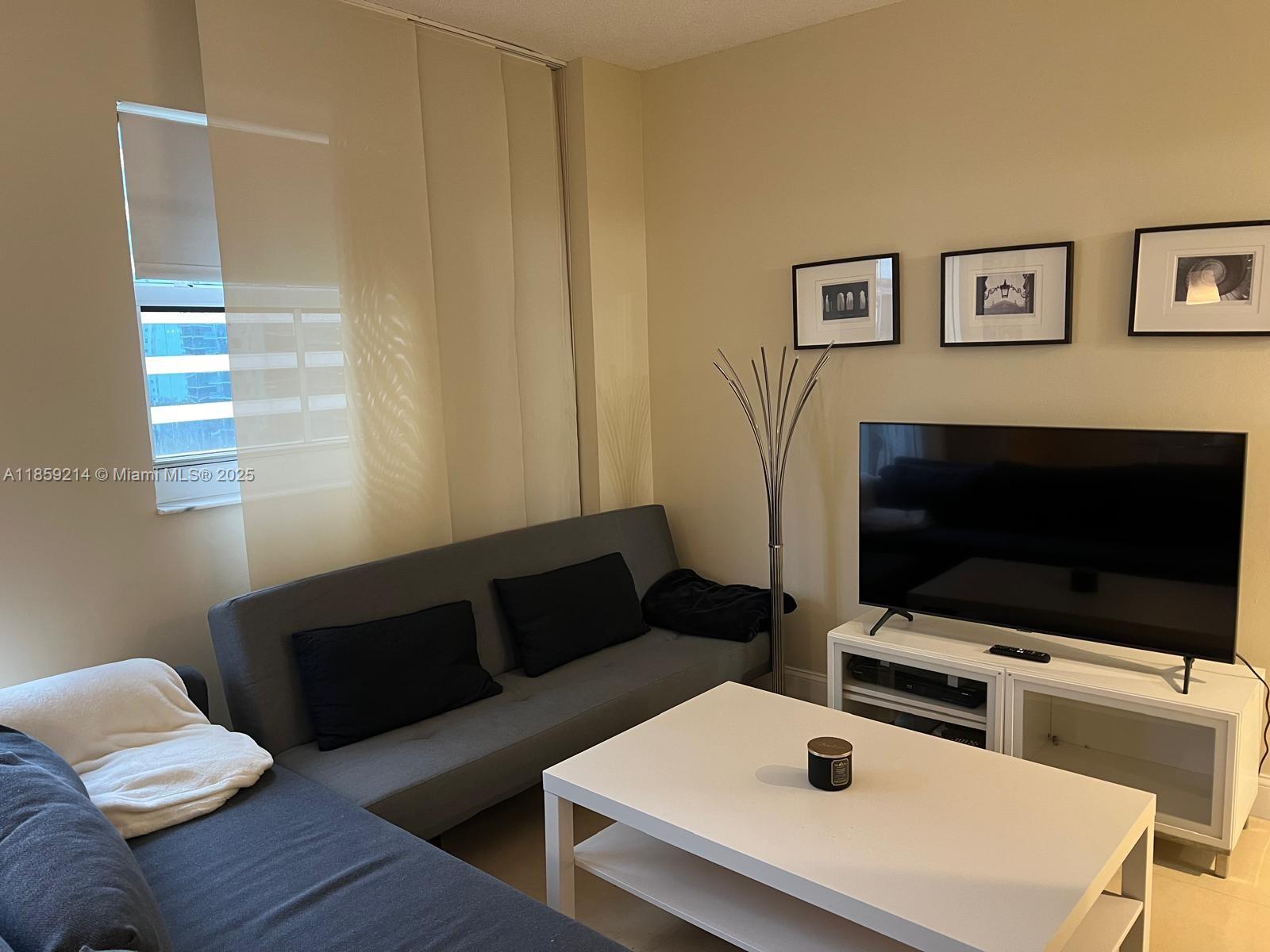 185 SE 14th Ter # 809