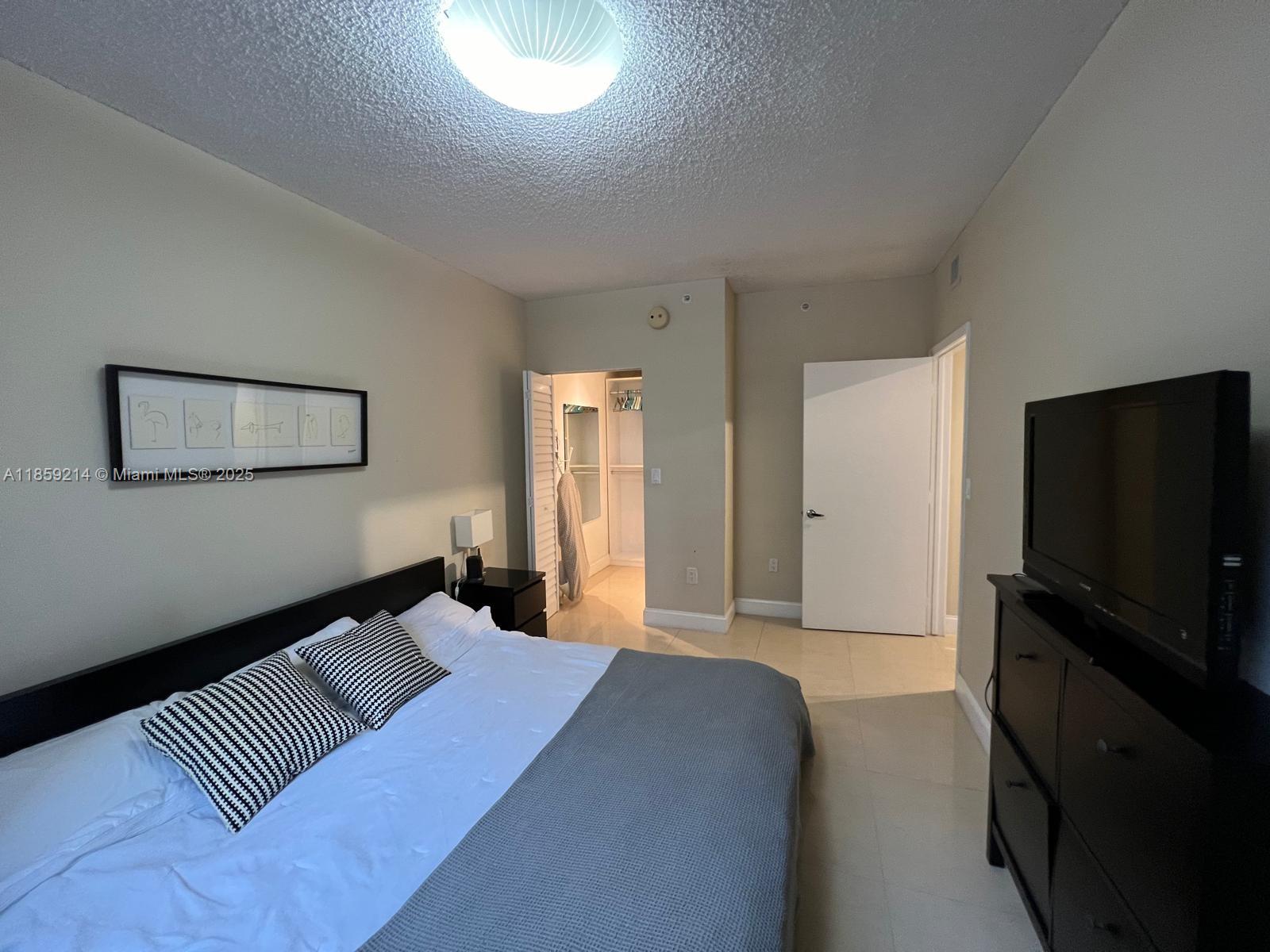 185 SE 14th Ter # 809