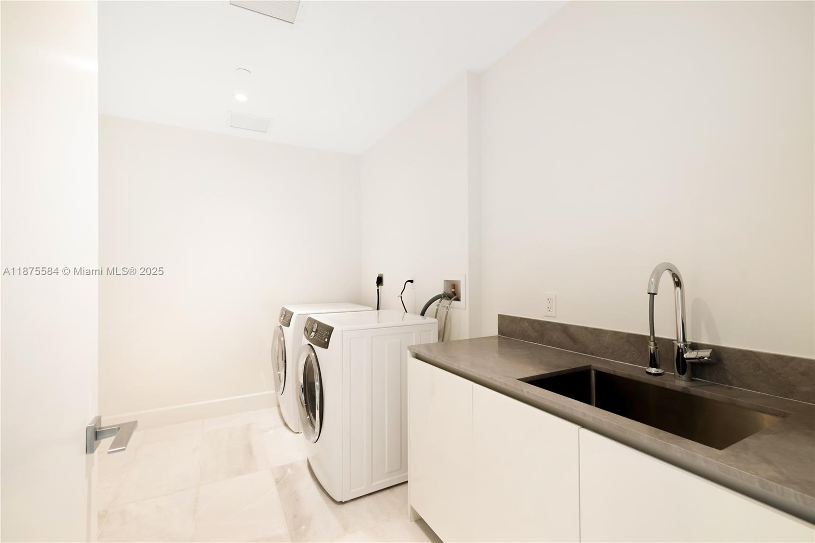700 NE 26th Ter # 902