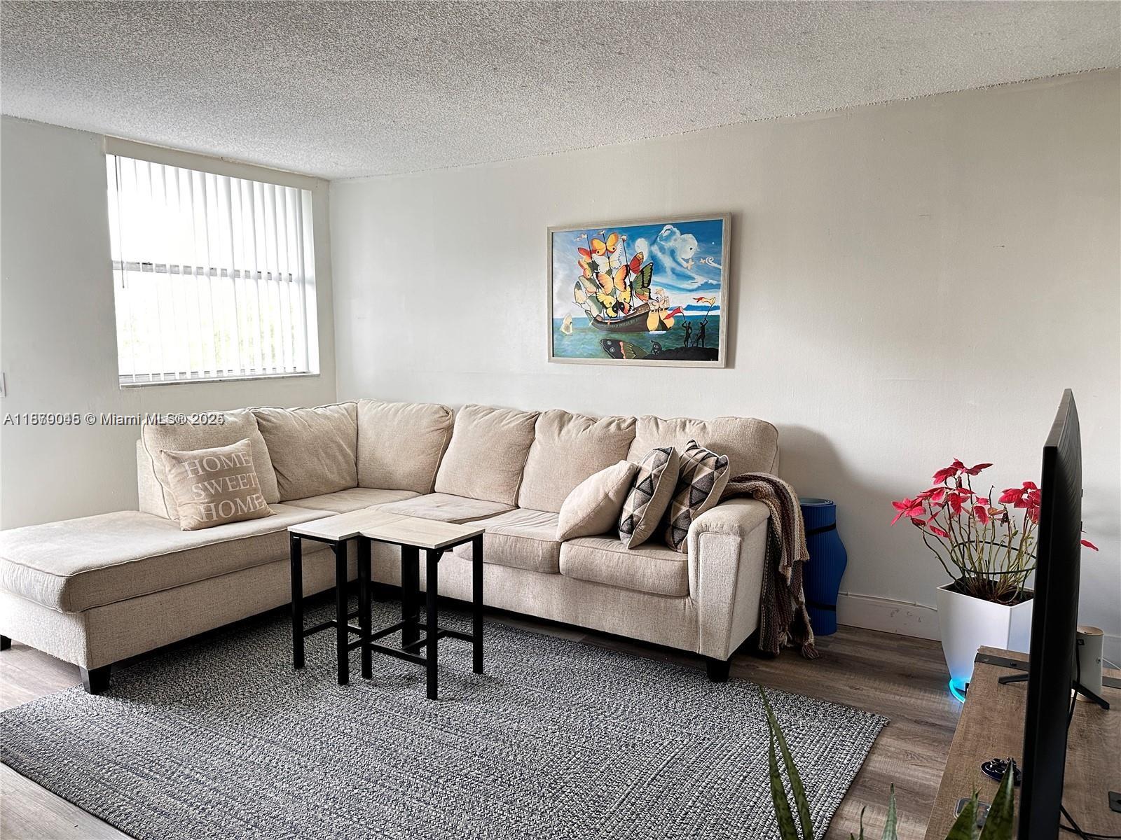 1801 S Treasure Dr # 404