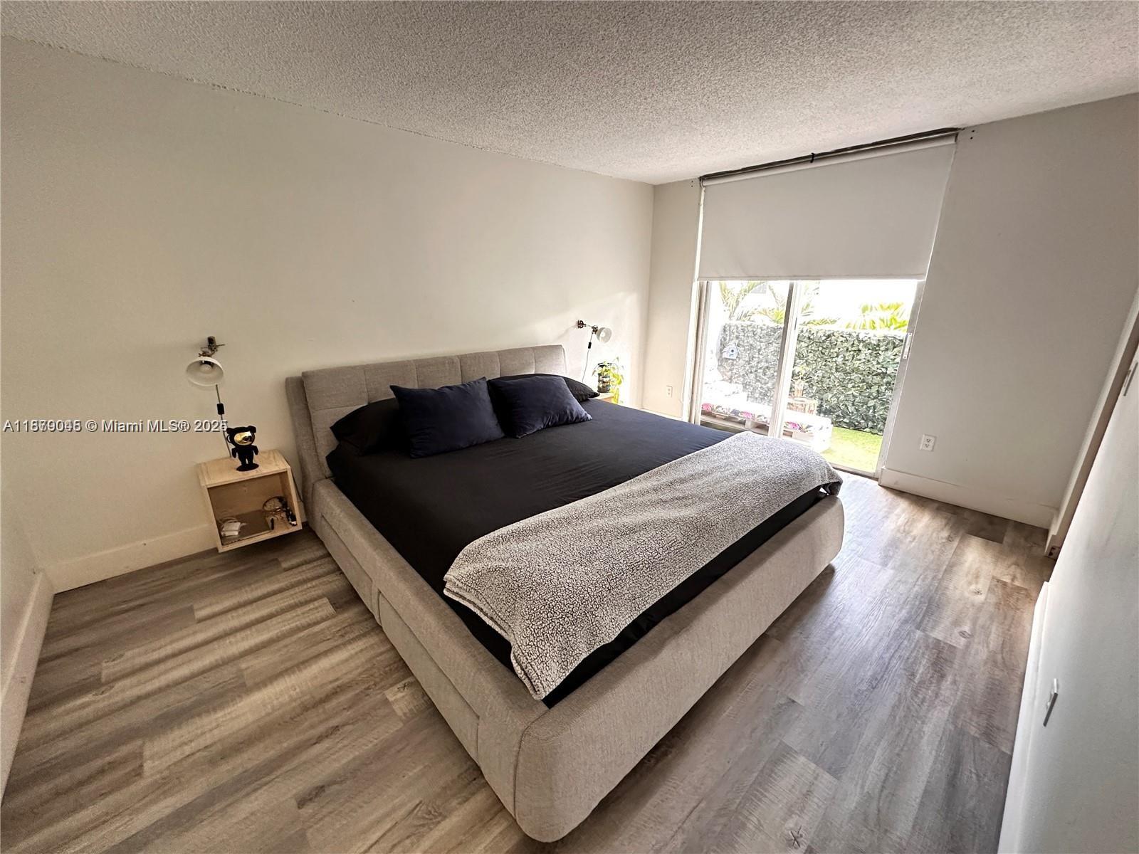 1801 S Treasure Dr # 404