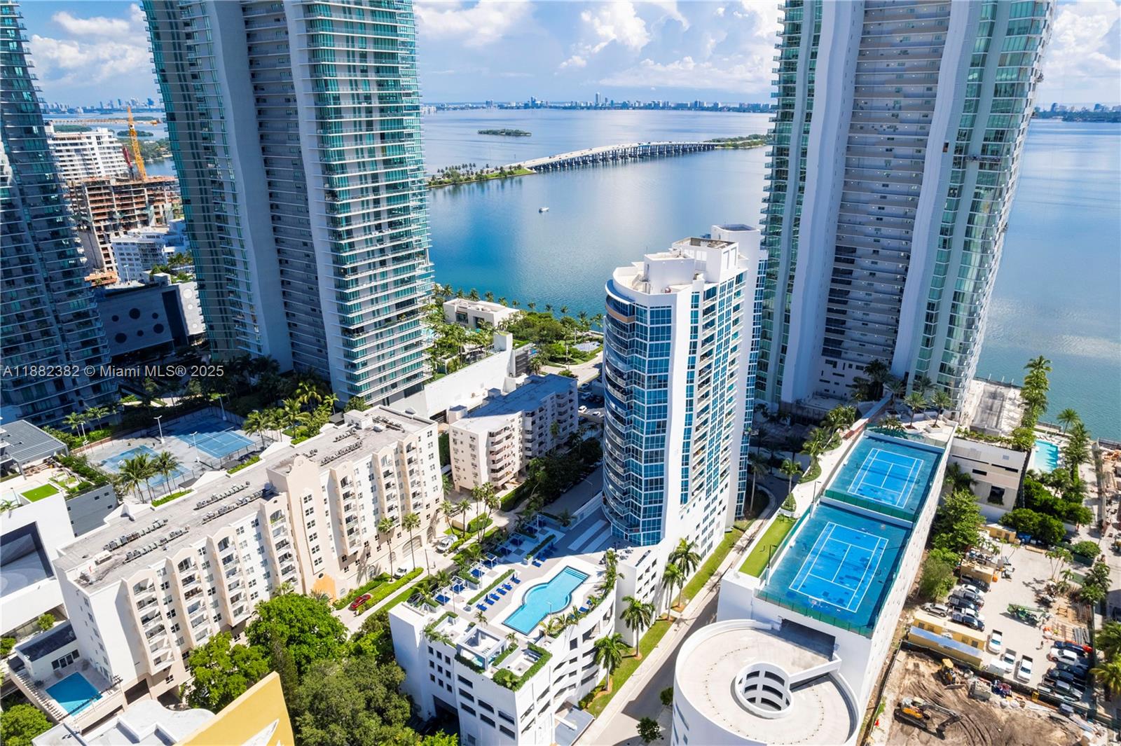 480 NE 30th St # 1103