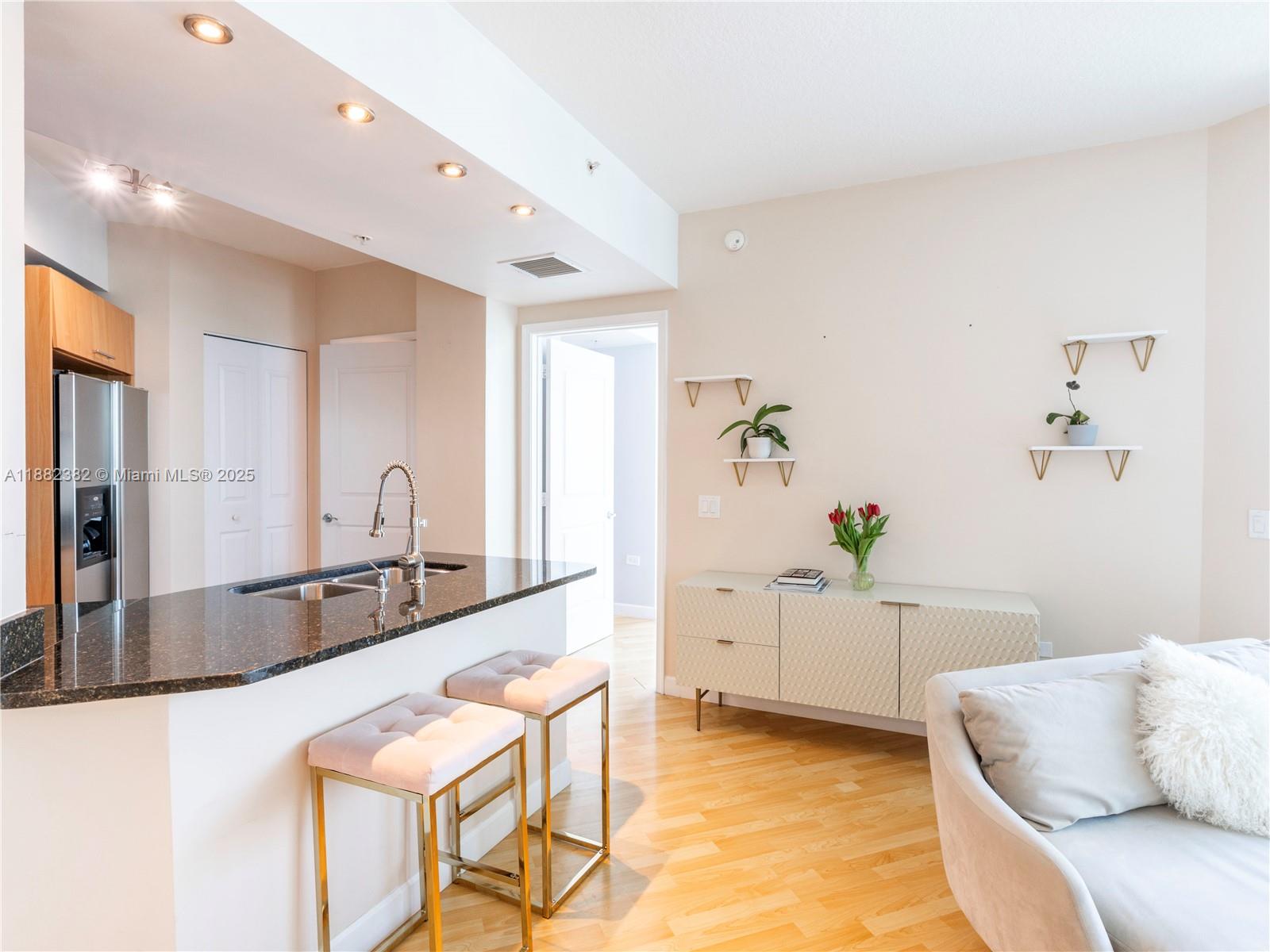 480 NE 30th St # 1103