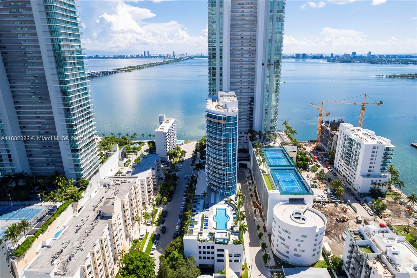 480 NE 30th St # 1103