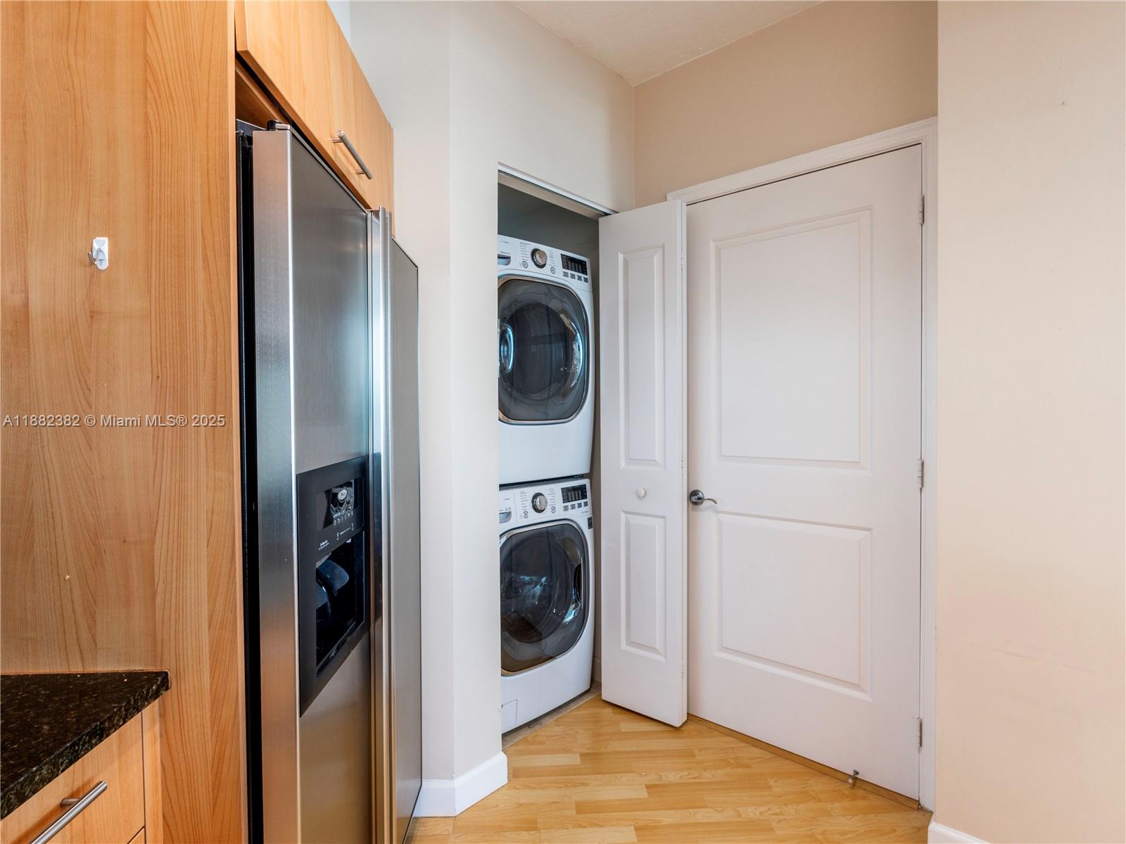 480 NE 30th St # 1103