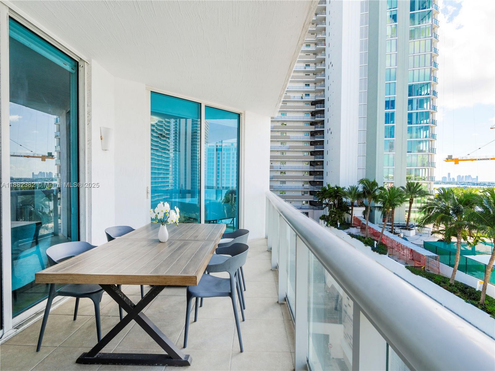 480 NE 30th St # 1103