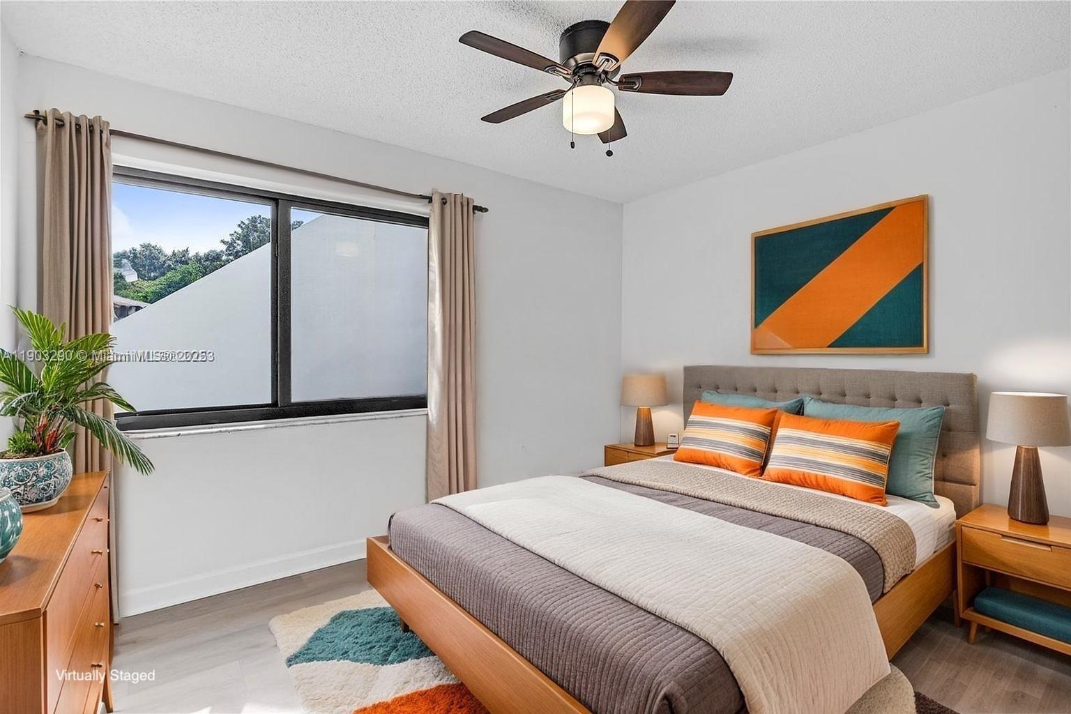 270 NW 40th Ct, Miami