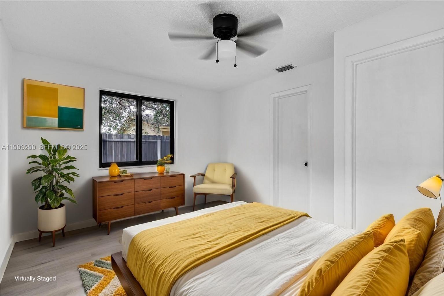 270 NW 40th Ct, Miami