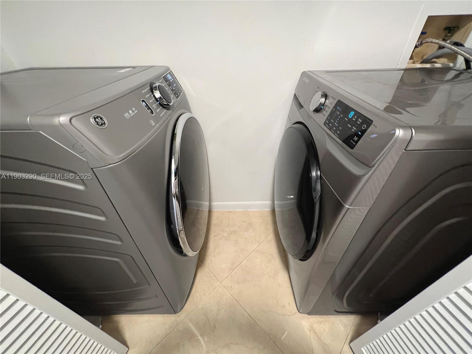 270 NW 40th Ct, Miami