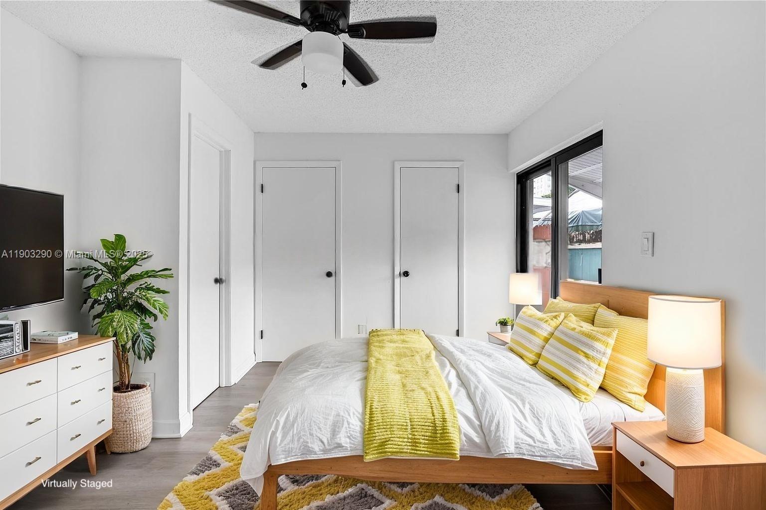 270 NW 40th Ct, Miami