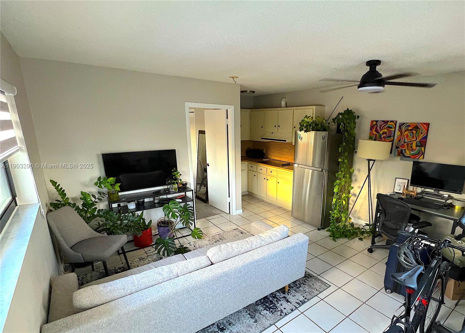 270 NW 40th Ct, Miami