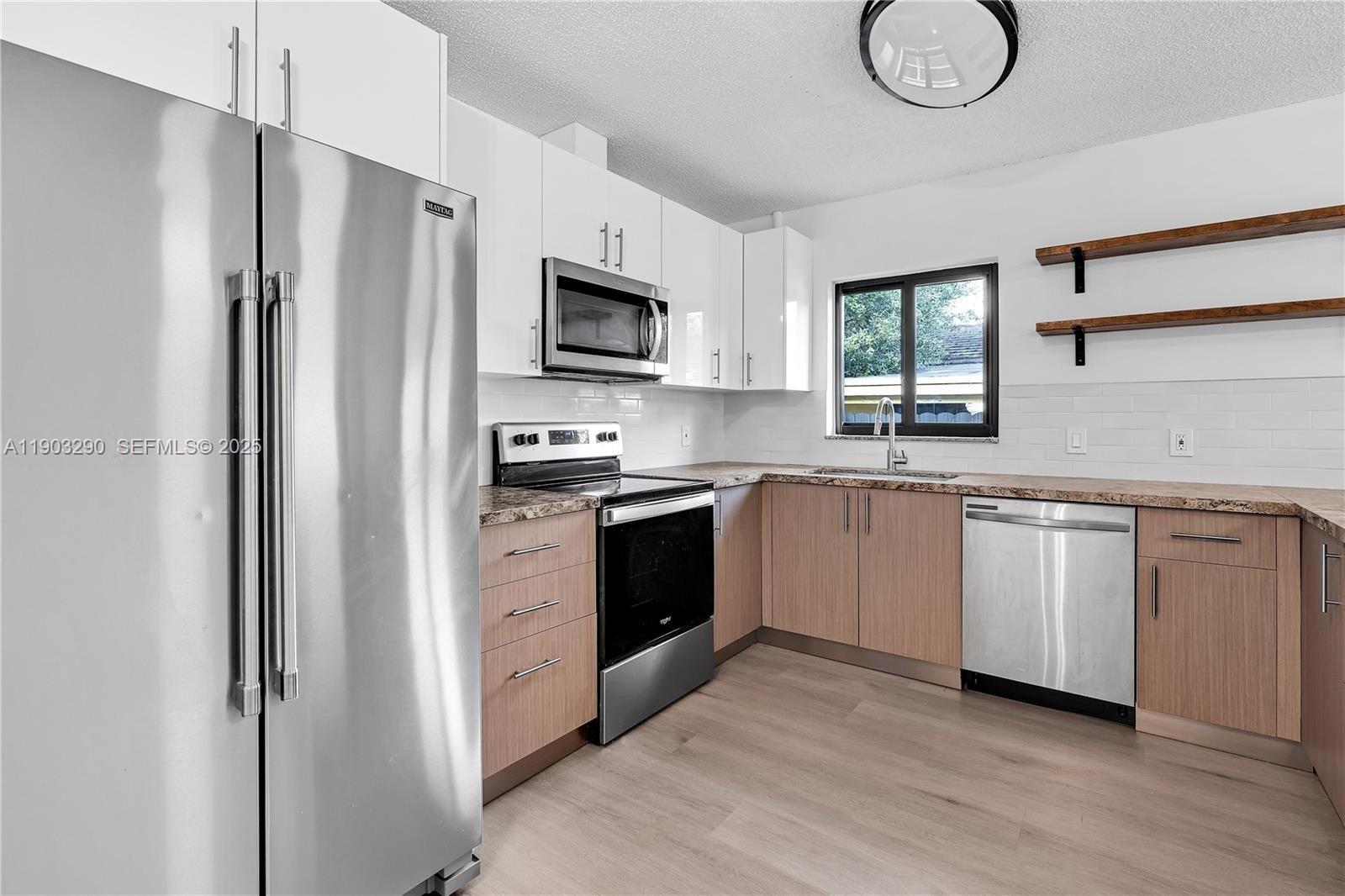 270 NW 40th Ct, Miami