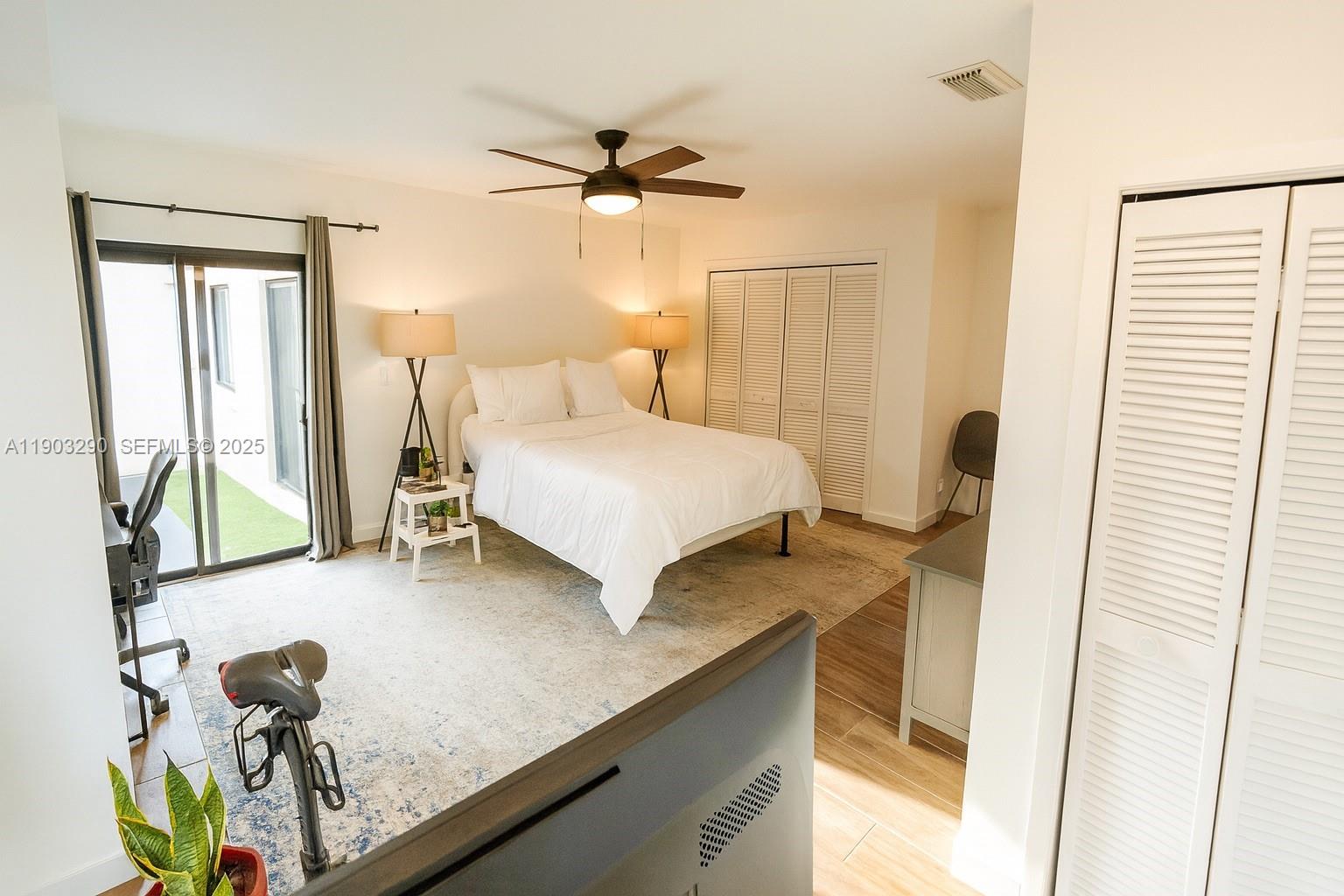 270 NW 40th Ct, Miami