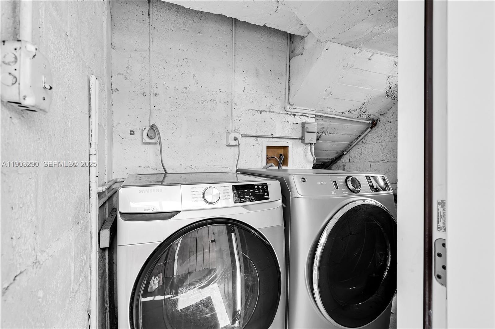 270 NW 40th Ct, Miami