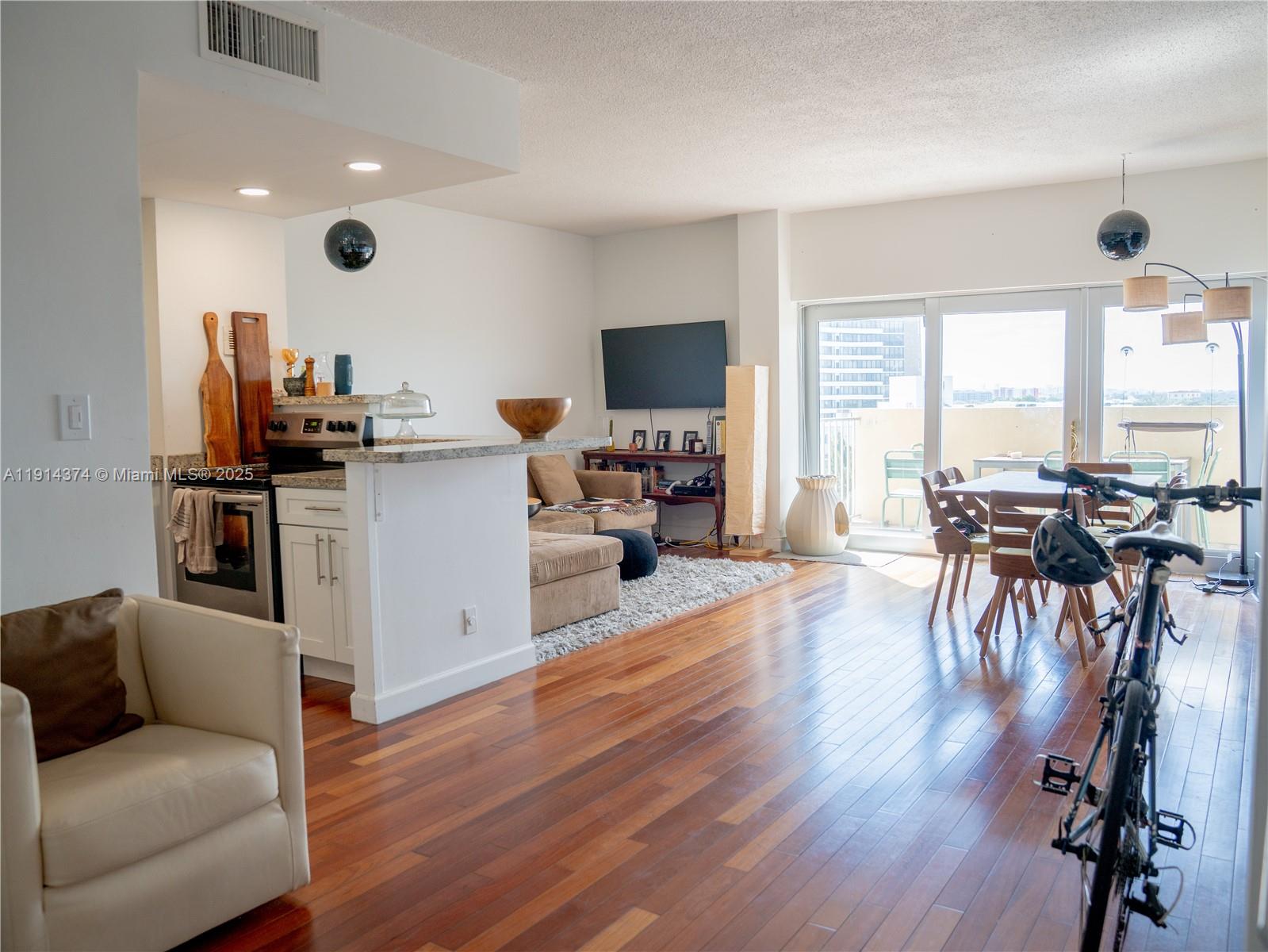 880 NE 69th St # 10L